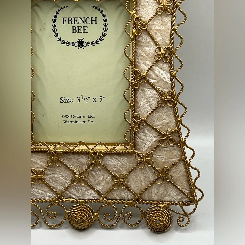 Vintage Dezine French Bee Metal Wire Photo Frame for 3.5x5 in Photos PA USA 1998